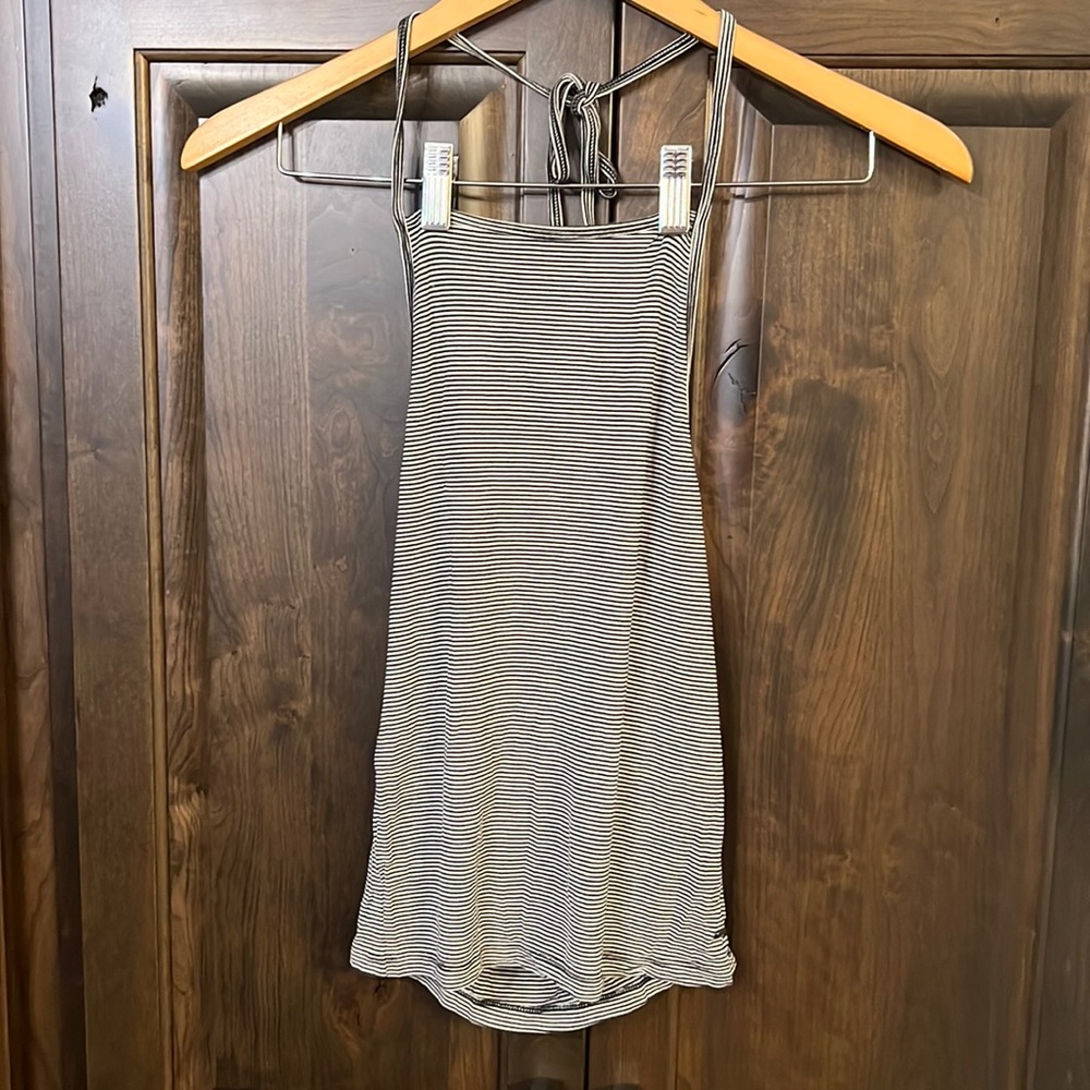 American Eagle summer open back halter top. Cute size small